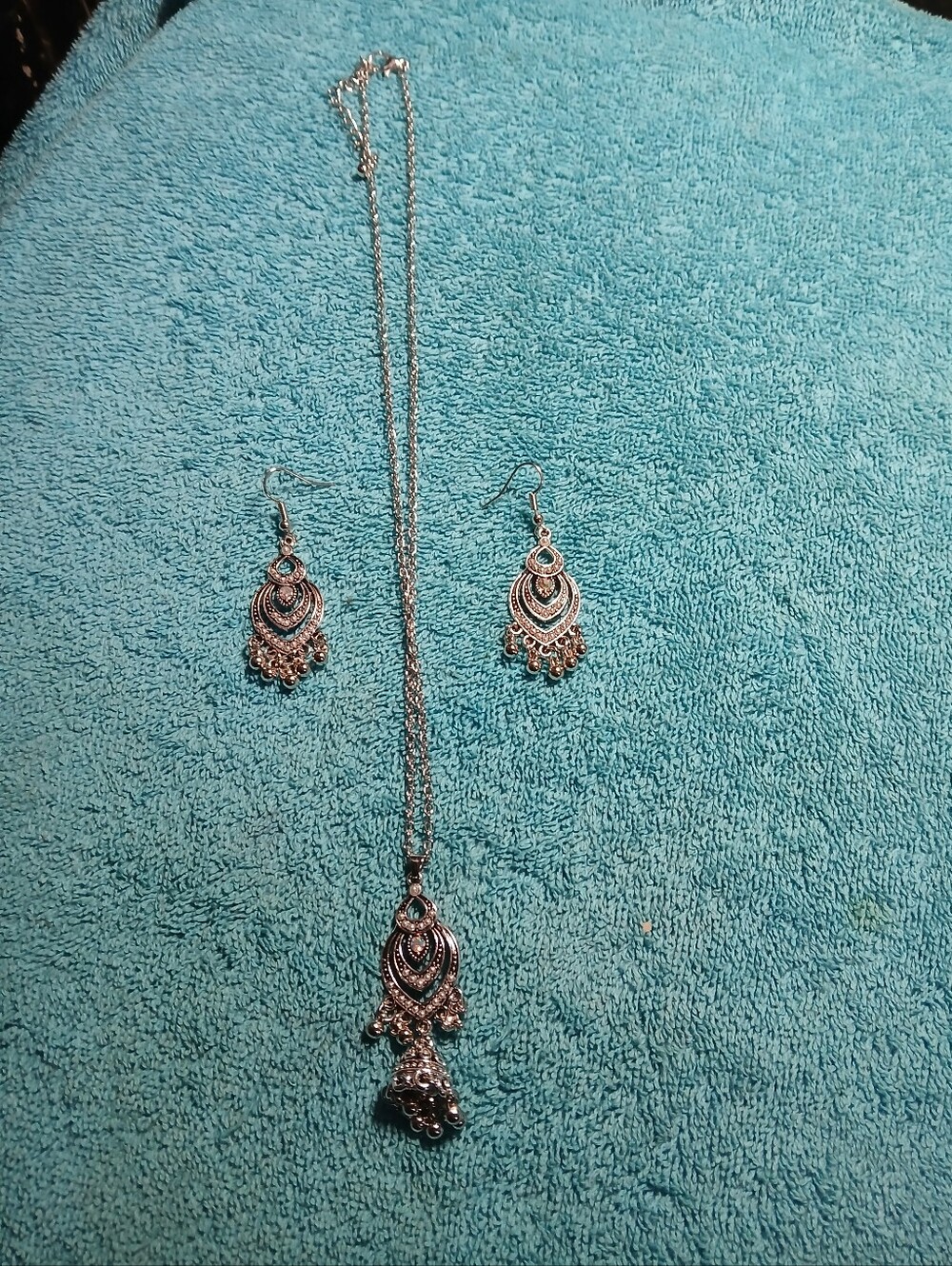 Silver-Tone Dangle Necklace and Earrings Set - Elegant Teardrop Design
